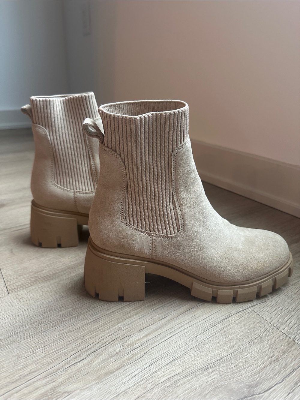 Steve Madden Hayle Platform Chelsea Boots - Women - Picture 5 of 7
